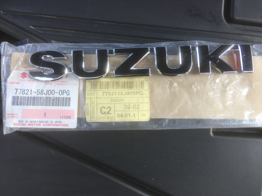 Suzuki sx4 2008 рамка номерного знака