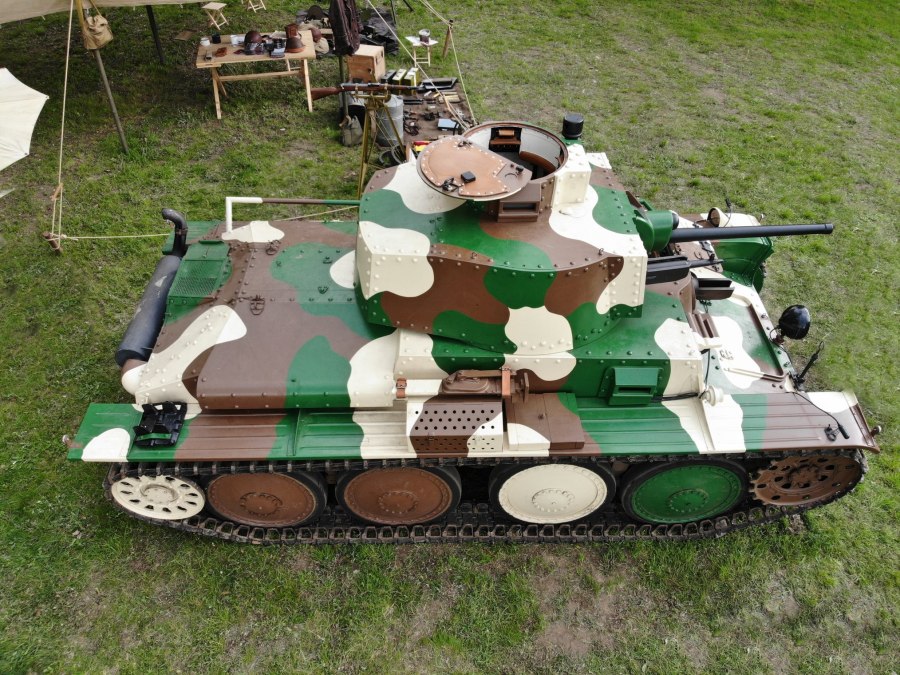 Танк lt 38 в раскраске Чехословацкой армии