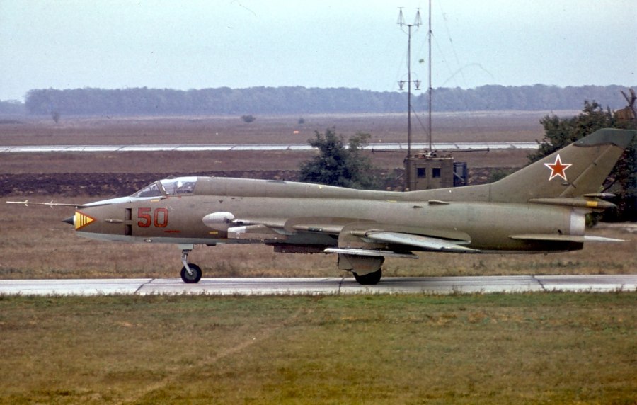 Самолет Су-17м3