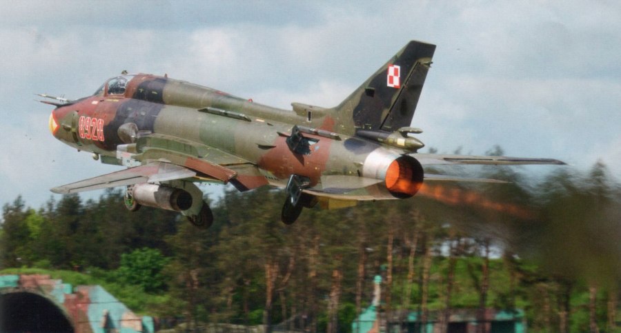 Самолет Су-17м3