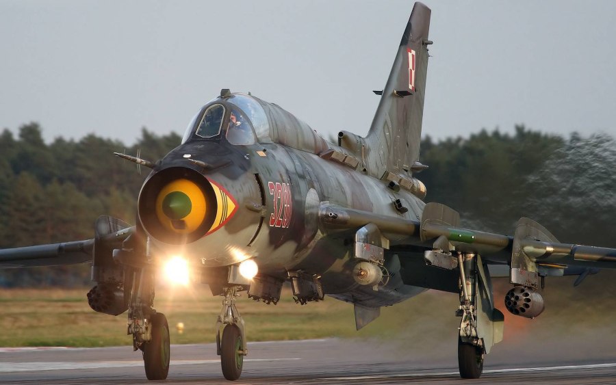Самолёт Су-17м4