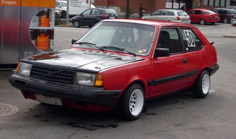 Volvo 340 хэтчбек