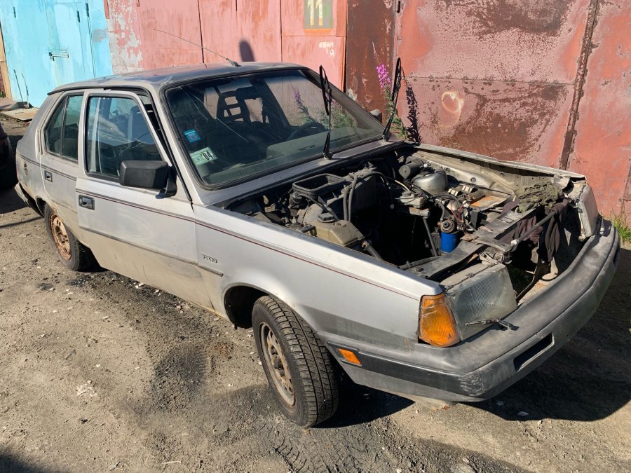 Volvo 340 .1985 г красная