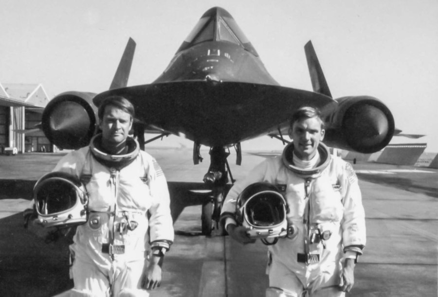 SR-71 Blackbird черный Дрозд