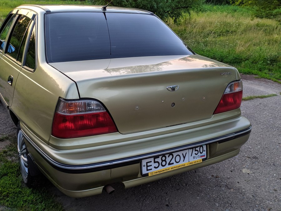 Daewoo Nexia 1 золотистая