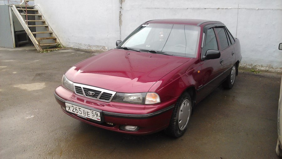 Daewoo Nexia испанский красный