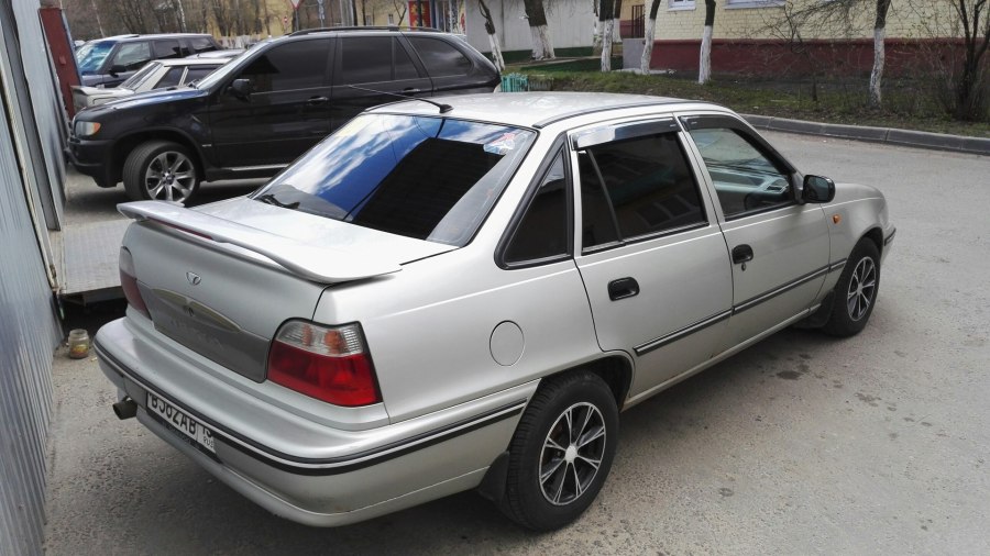 Daewoo Nexia 100
