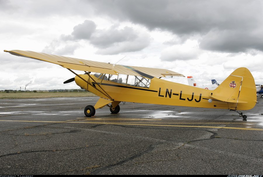 Piper supercub pa-18