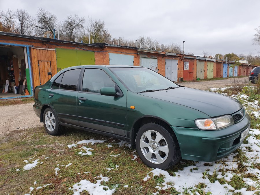 Nissan Almera 1998 года