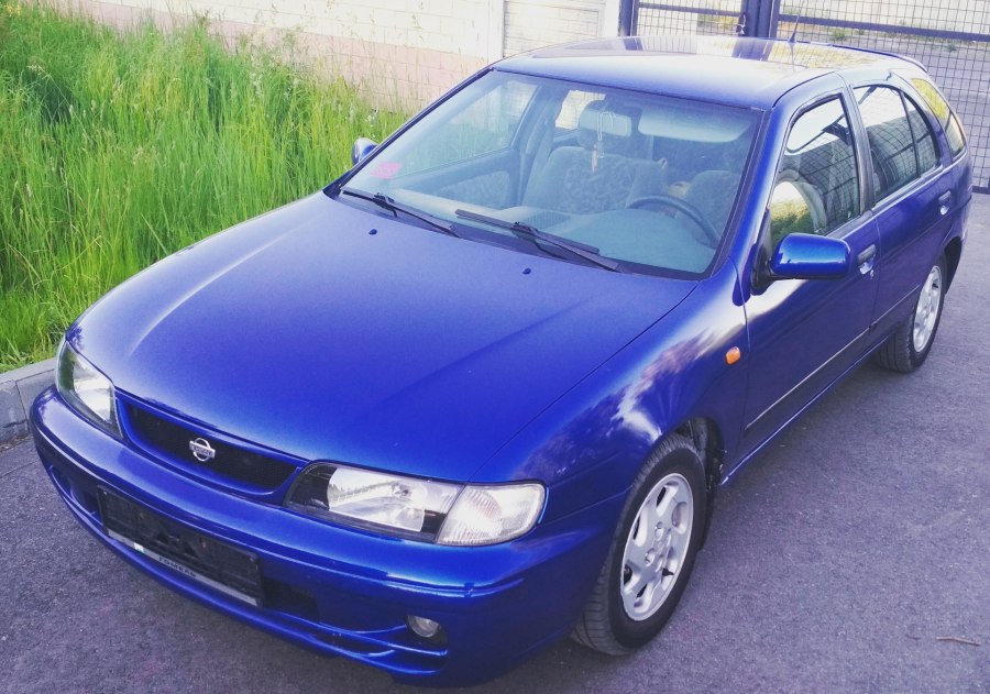 Nissan Almera 1998 года
