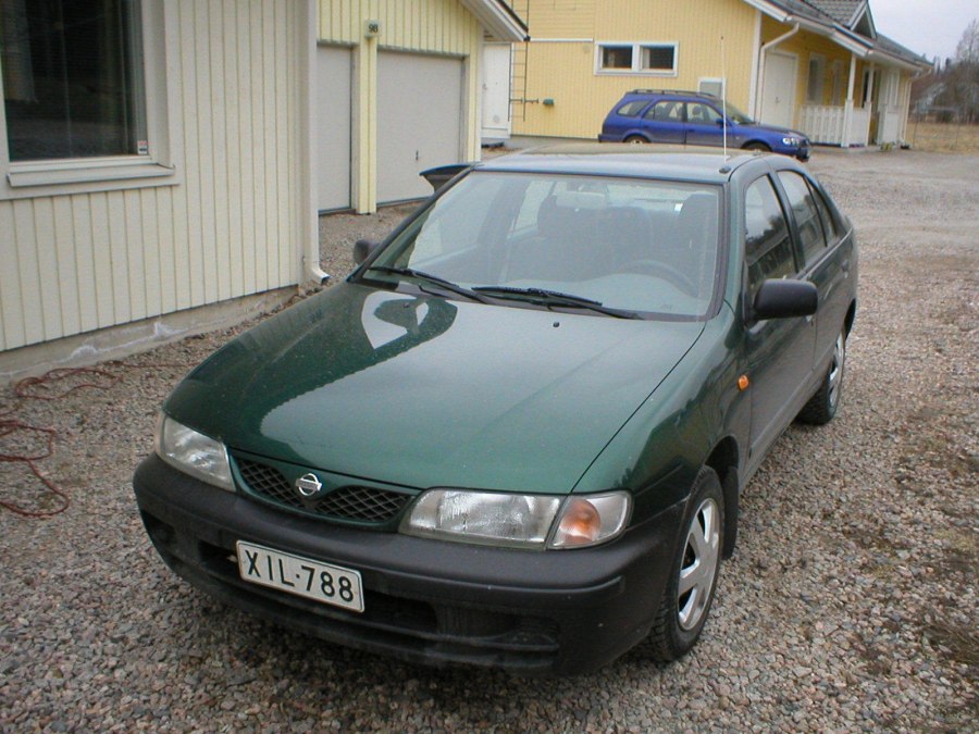 Nissan Almera 1998 зеленый