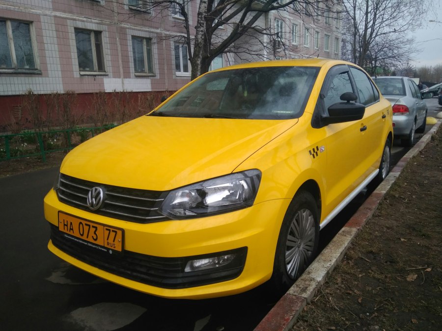 Фольксваген поло седан желтый