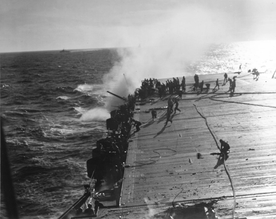 Эскортный авианосец _USS Mission Bay (1943) (CVE-59)