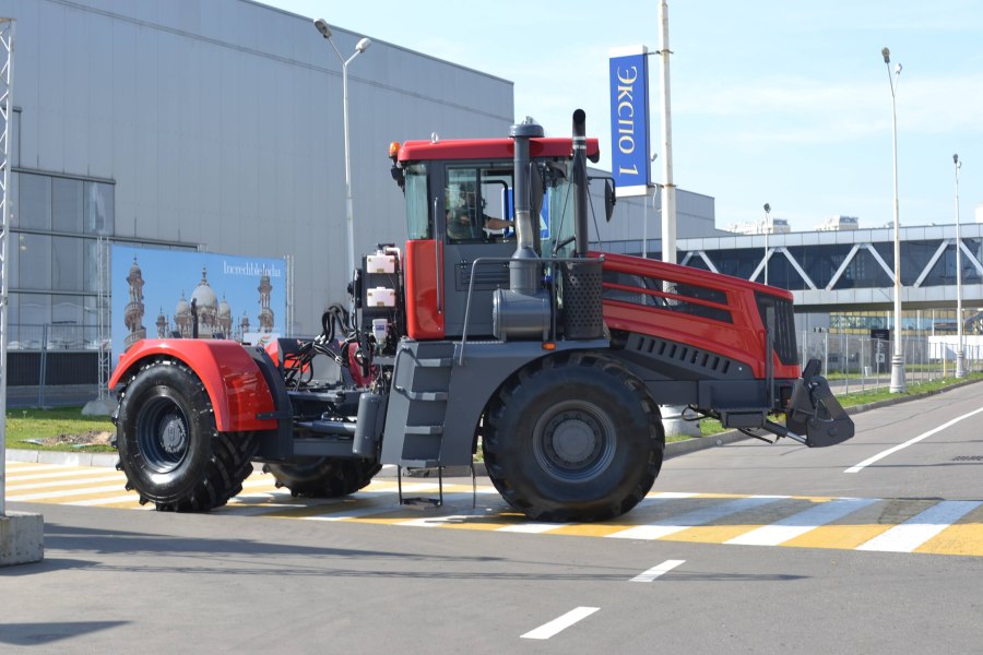 Трактор "Беларус 320.4м"(МТЗ)
