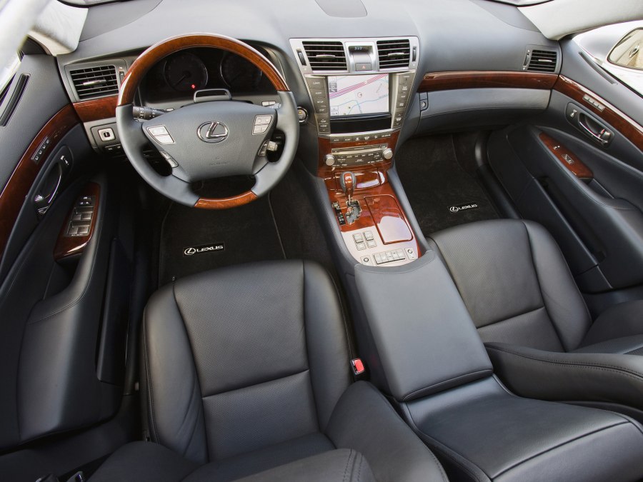 Lexus лс 460