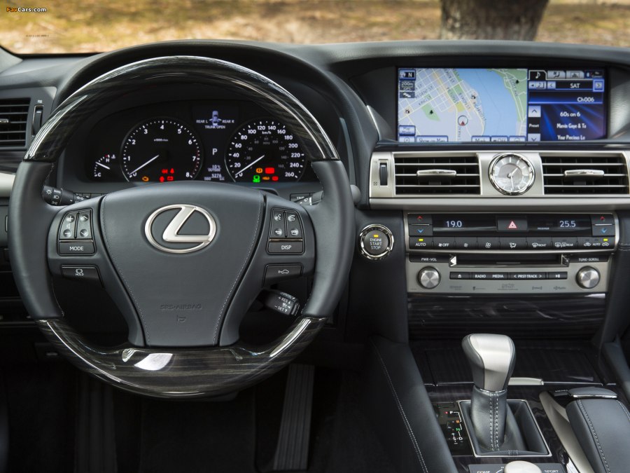 Lexus лс 460