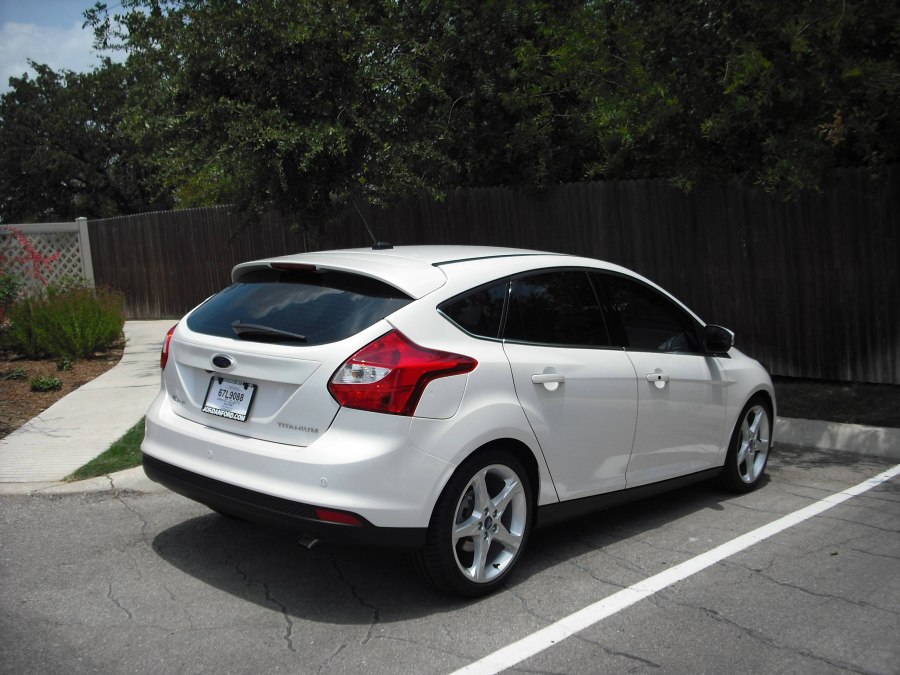 Ford Focus 3 Hatchback белый