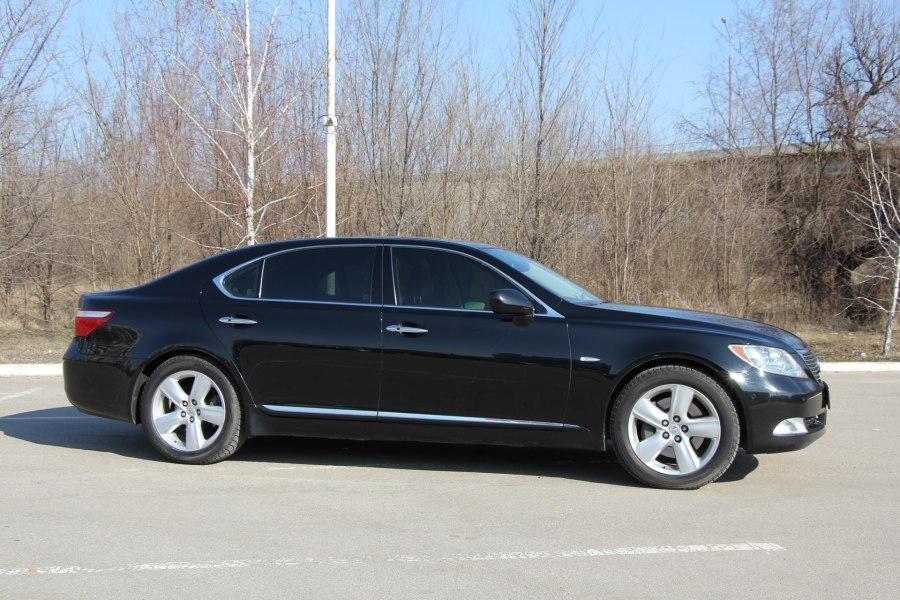 Lexus ls460 Ottoman