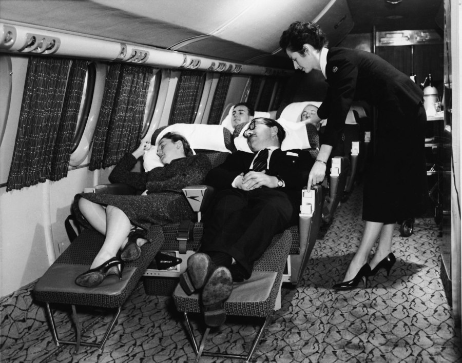 Boeing 377 Stratocruiser кабина