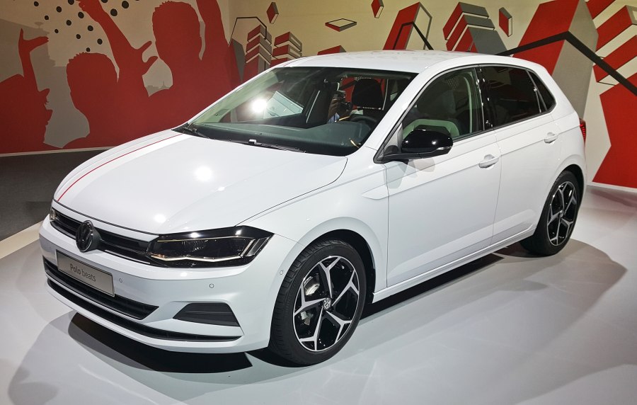 Фольксваген поло 6. Volkswagen Polo r line 2021. Фольксваген поло 6 седан. Фольксваген поло r line 2016 комплектация.