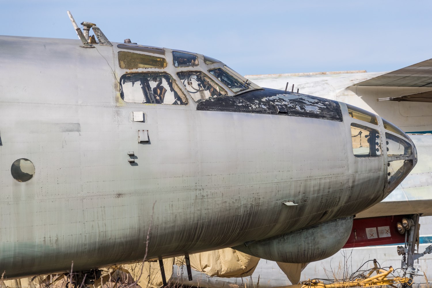 Ан 8. Монино АН-8. АН-8 ВВС. Шасси АН-8. АН-8 окраска.