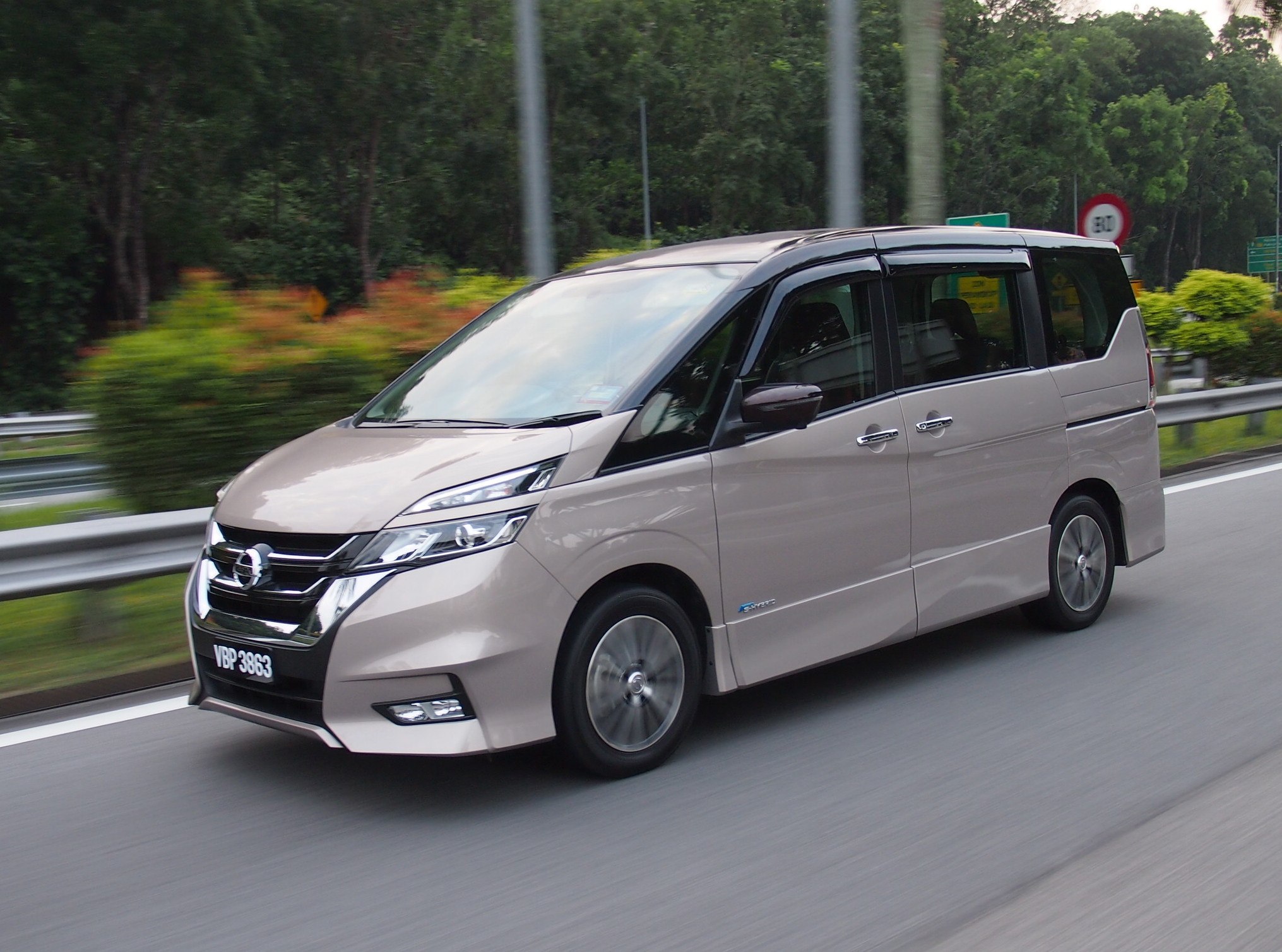 Nissan Serena Купить