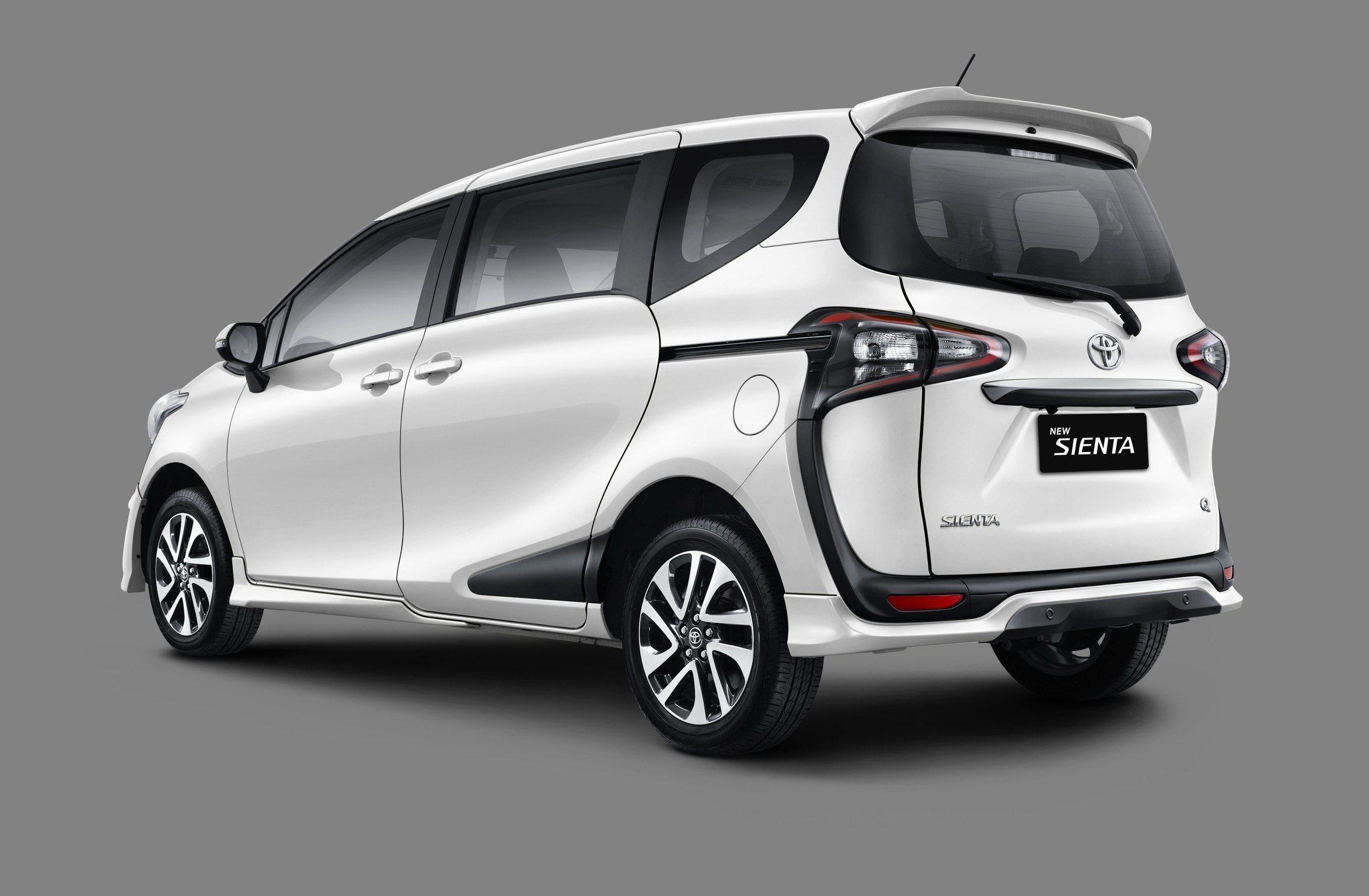 Toyota sienta. Toyota Sienta 2018 Сиента. Тойота Сиента 2020. Тойота Сиента гибрид 2019. Тойота Сиента 2017.