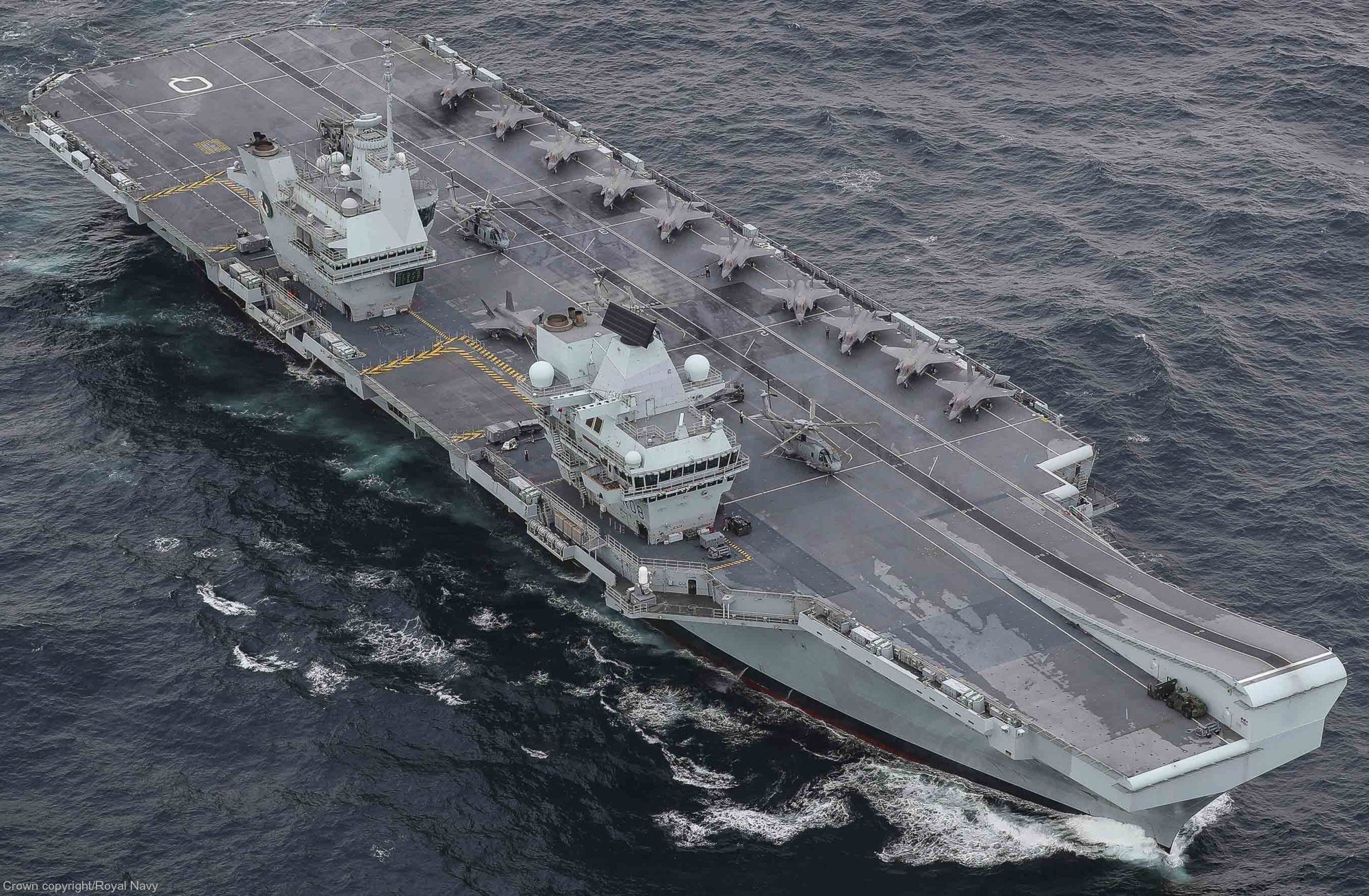 Куин элизабет авианосец. Авианосец куин Элизабет. Авианосец HMS Queen Elizabeth ВМС Великобритании.