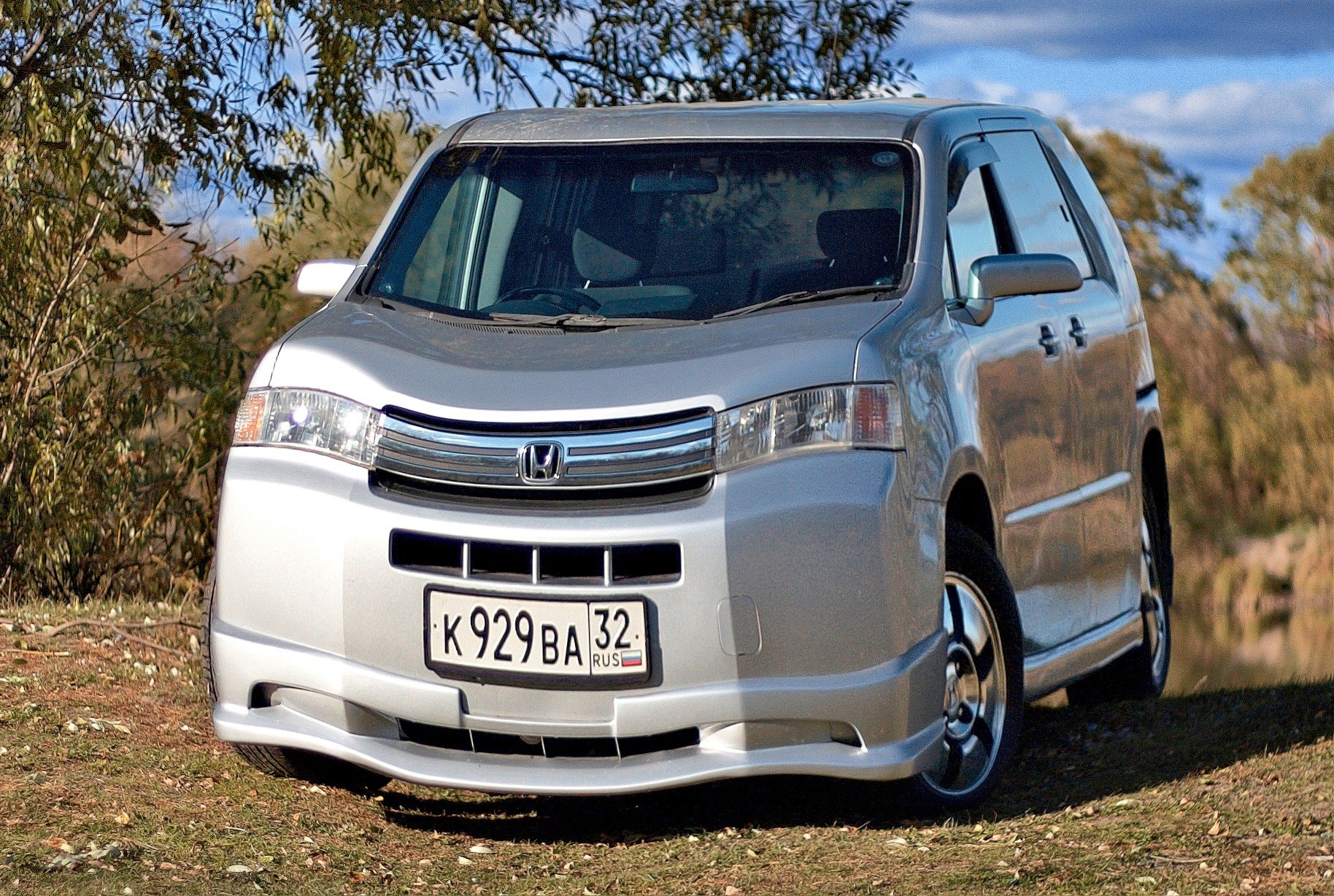 Хонда спайк 4вд. Хонда Мобилио Спайк. Хонда Мобилио Спайк обвес. Honda freed Spike. Хонда Мобилио 2010.