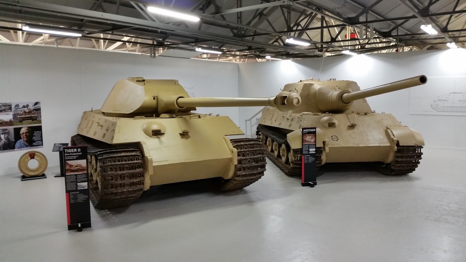 Ягдтигр прототип. Tiger 2 Porsche. Танковый музей Бовингтон Tiger. Тигр 2 Порше. Танк тигр 2 Порше.