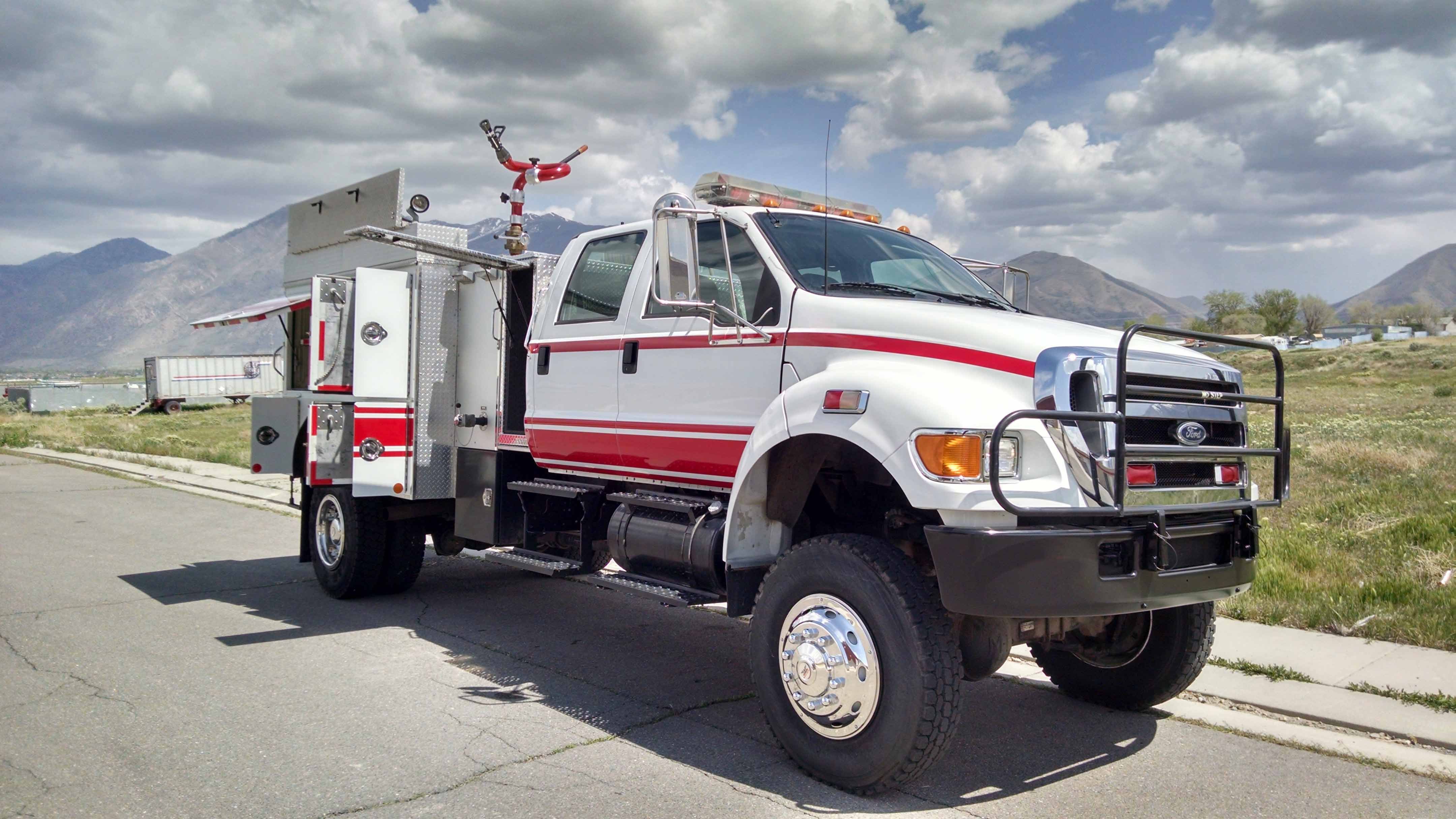 Ford f650 Red