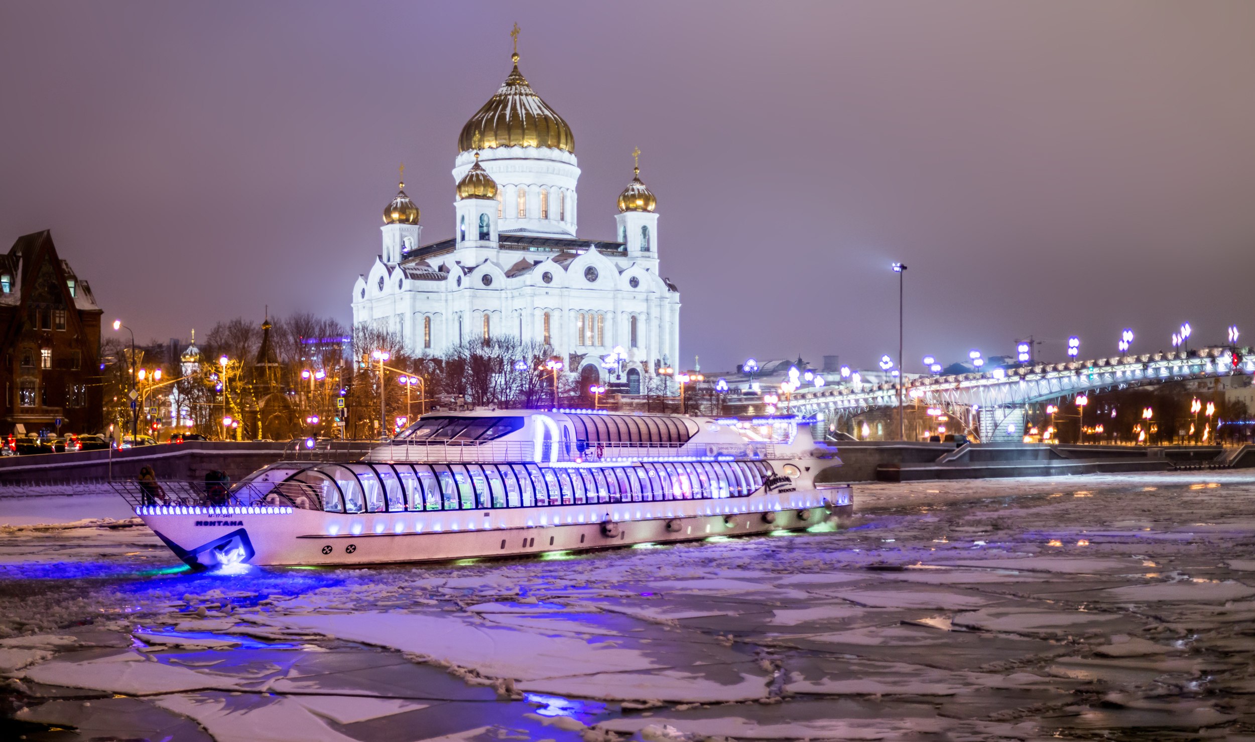 Radisson река. Флотилия Рэдиссон Ройал Москва. Корабль Рэдиссон Москва река. Яхта-ресторан Рэдиссон Ройал Москва. Рэдиссон теплоход Москва.