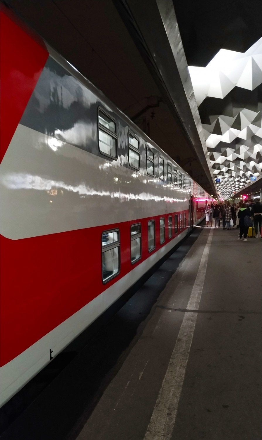 Двухэтажный поезд с санкт петербурга. Поезд 025а Санкт-Петербург Москва двухэтажный. Бетанкур поезд двухэтажный. Смена Бетанкур двухэтажный. Поезд 029 у двухэтажный.