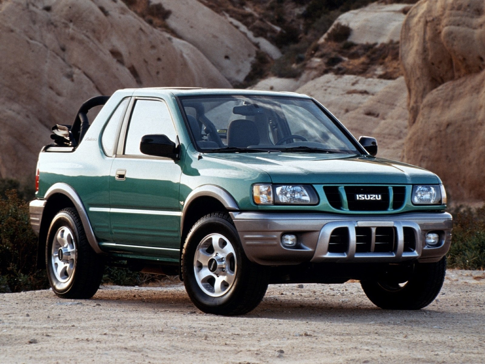 Isuzu. Исузу Амиго 2003. Модельный ряд Исудзу 2003. Исузу Джи мини 2 поколение. Isuzu мелкий джип.