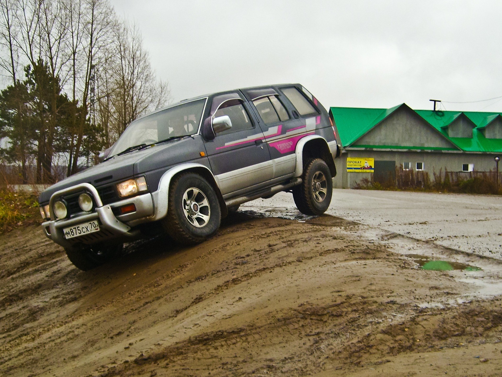 Ниссан террано 1 поколения. Террано 1. Nissan Terrano 1. Nissan Terrano 1 2 поколение.