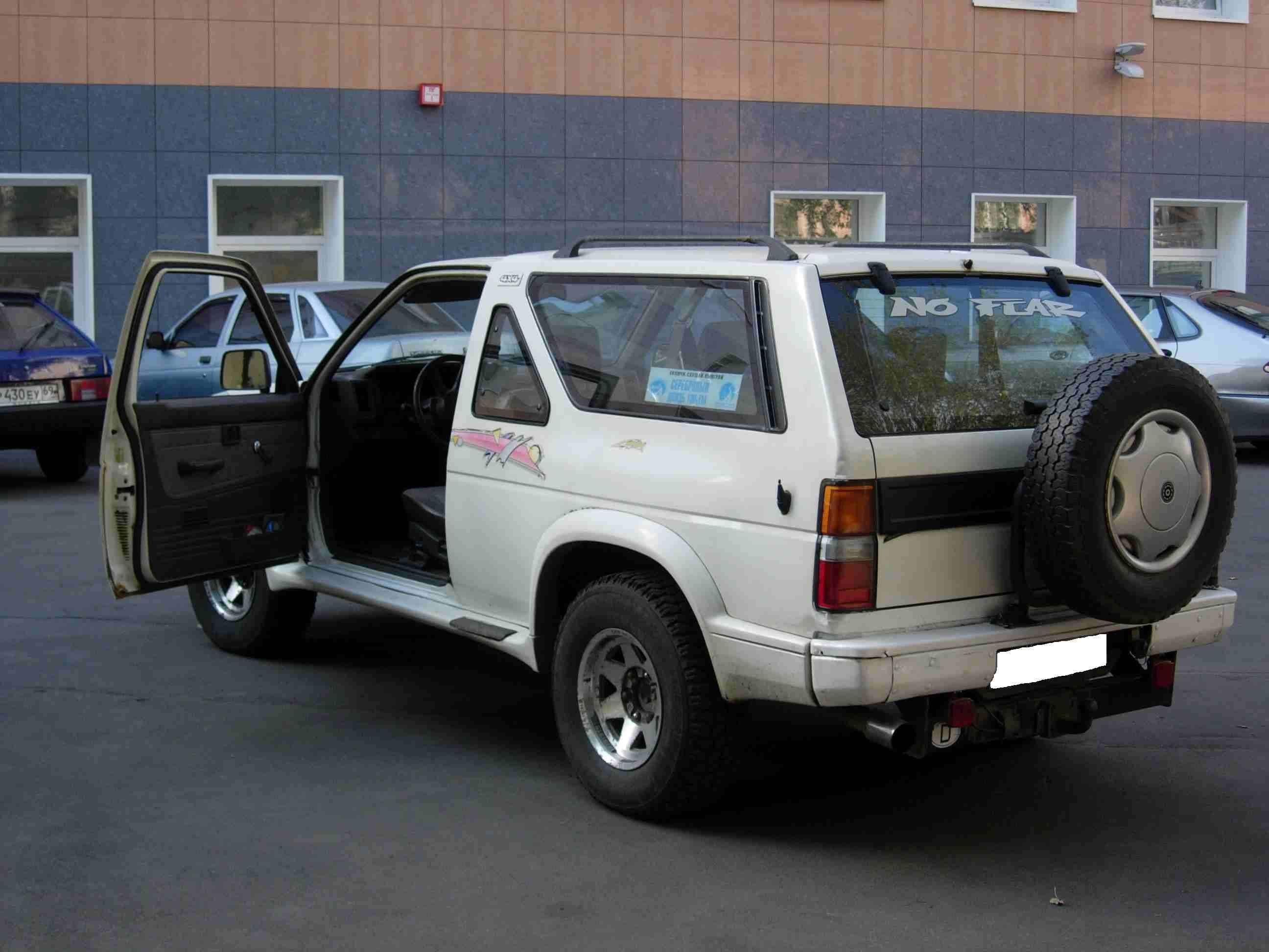 Nissan Terrano r52