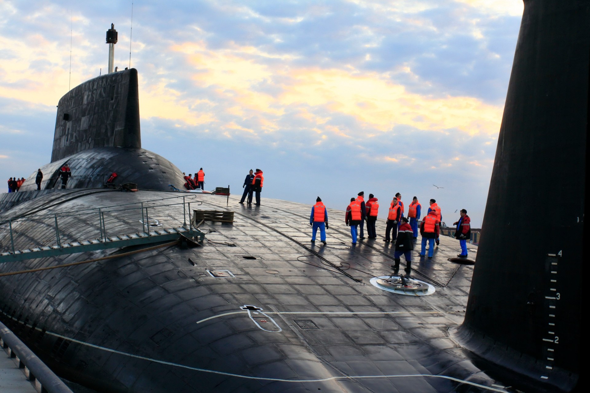 Самое большое русское. Проект 941 акула Дмитрий Донской. ТК-208 «Дмитрий Донской». Дмитрий Донской подводная лодка. ТК-208 «Дмитрий Донской» проекта 941 «акула».