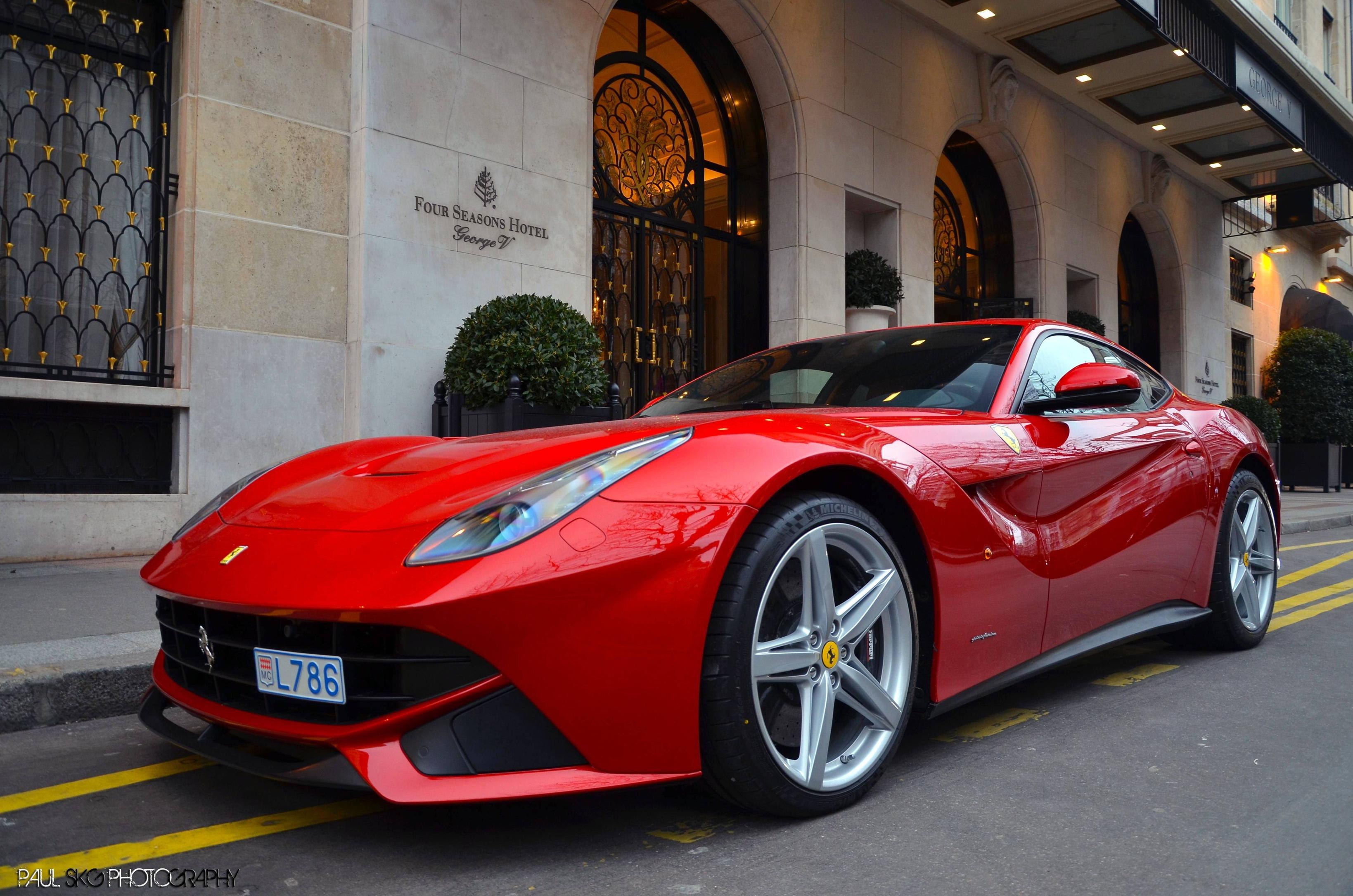 Ferrari f12 Berlinetta черная