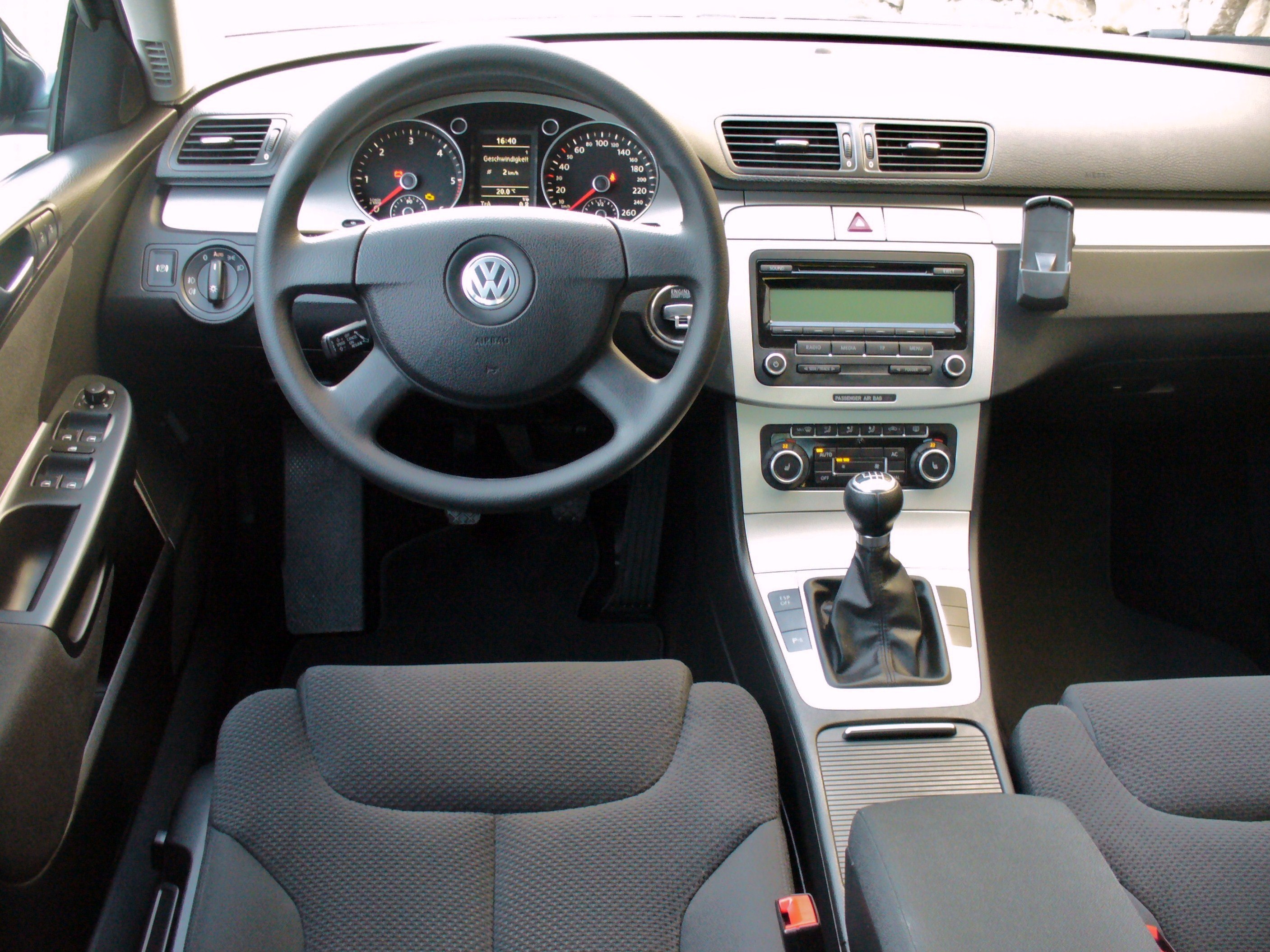 Открыть пассат б6. Фольксваген Пассат б6 салон. VW Passat b6 Interior. VW Passat b6 салон. Фольксваген Пассат б6 2008.