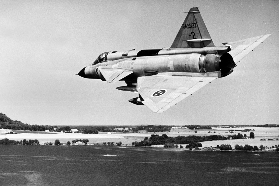 Saab AJ 37 Viggen Intercept