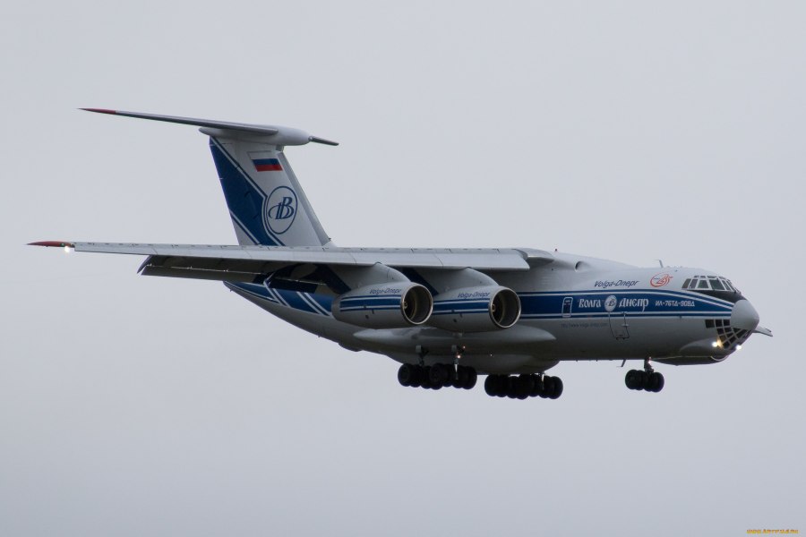 Самолет ил 76 вектор