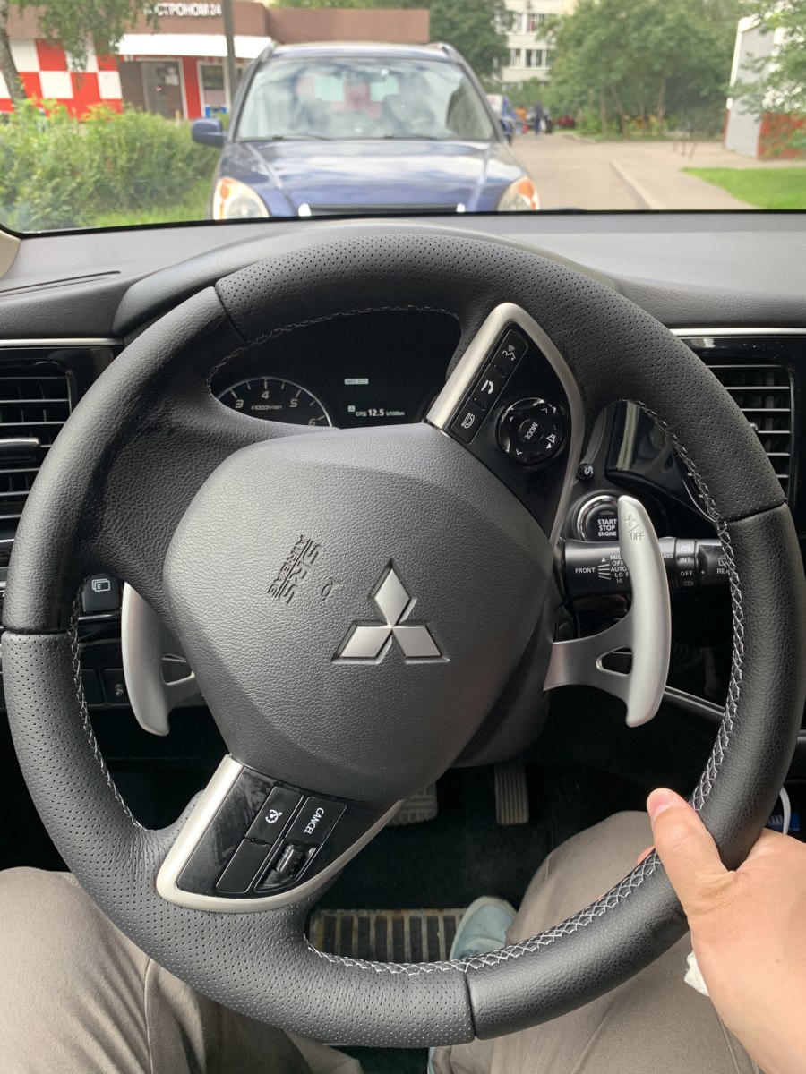Mitsubishi Outlander 2020 руль