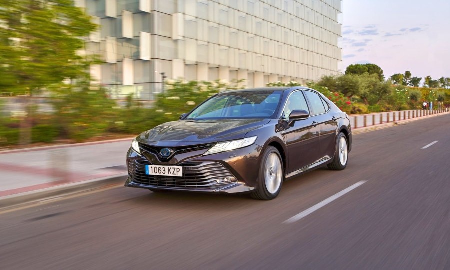 Toyota Camry v60