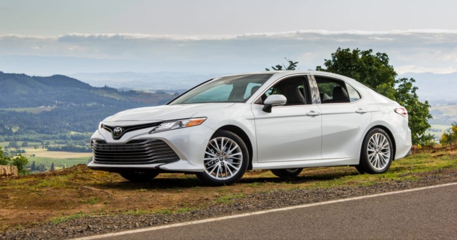Toyota Camry v60