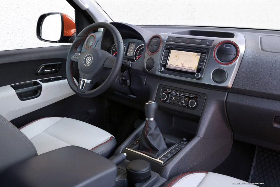 VW Amarok 2012 салон