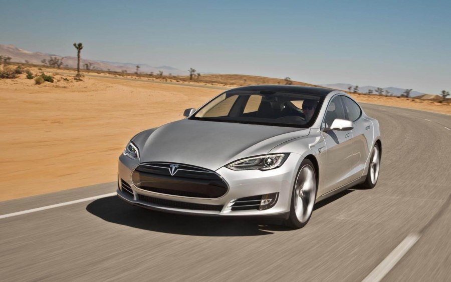 Электромобиль Tesla