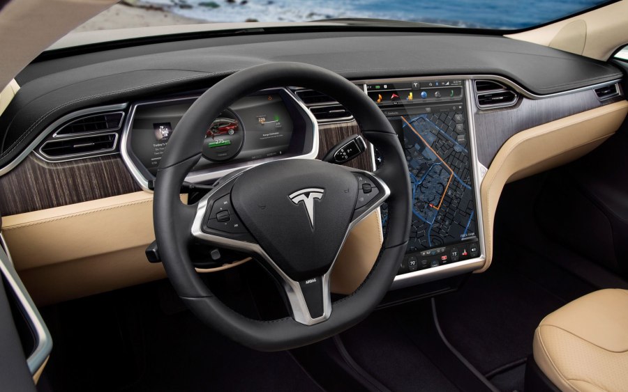 Тесла model s