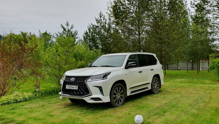 Лексус LX 570 белый