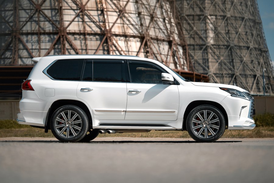 Lexus LX 570 White
