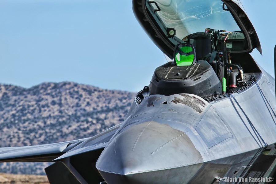 Lockheed/Boeing f-22 Raptor кабина